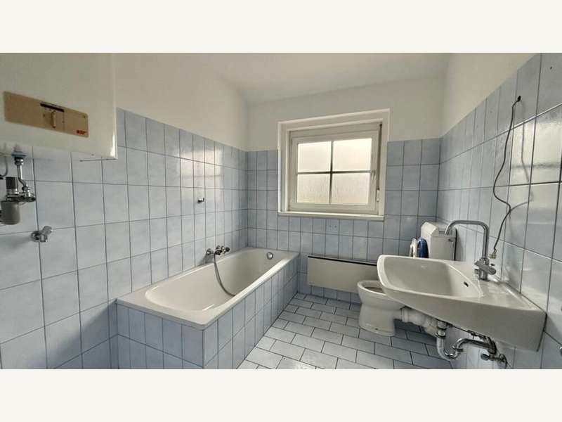 Badezimmer mit Wanne