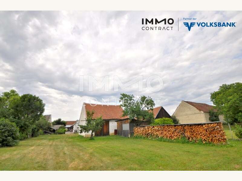 Blick auf den Hof vom Grundstück