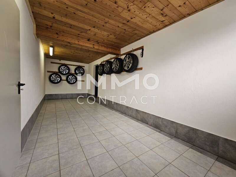 Abstellraum 1 neben Garage