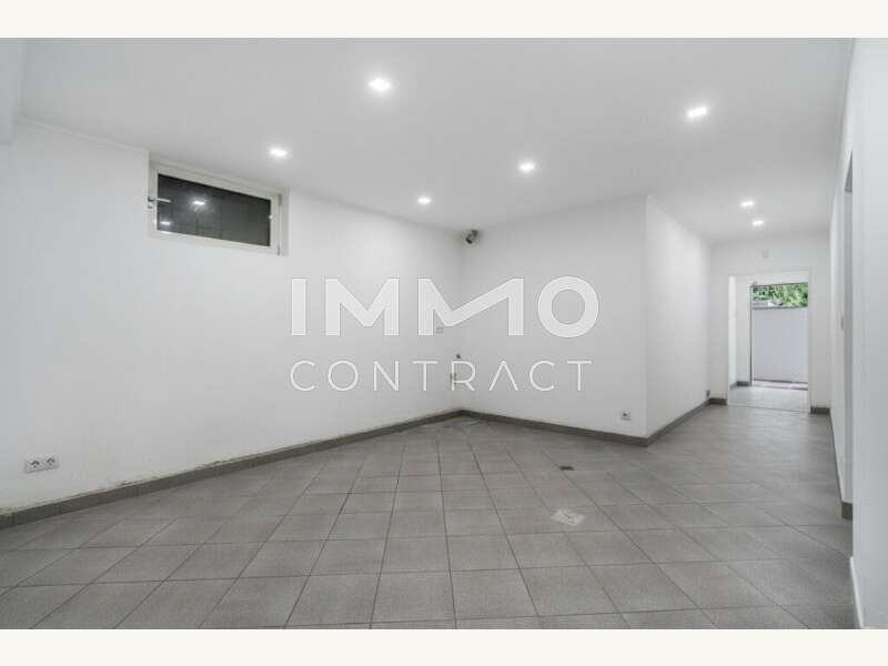 Abstellraum mit Waschmaschinen- & Saunaanschluss