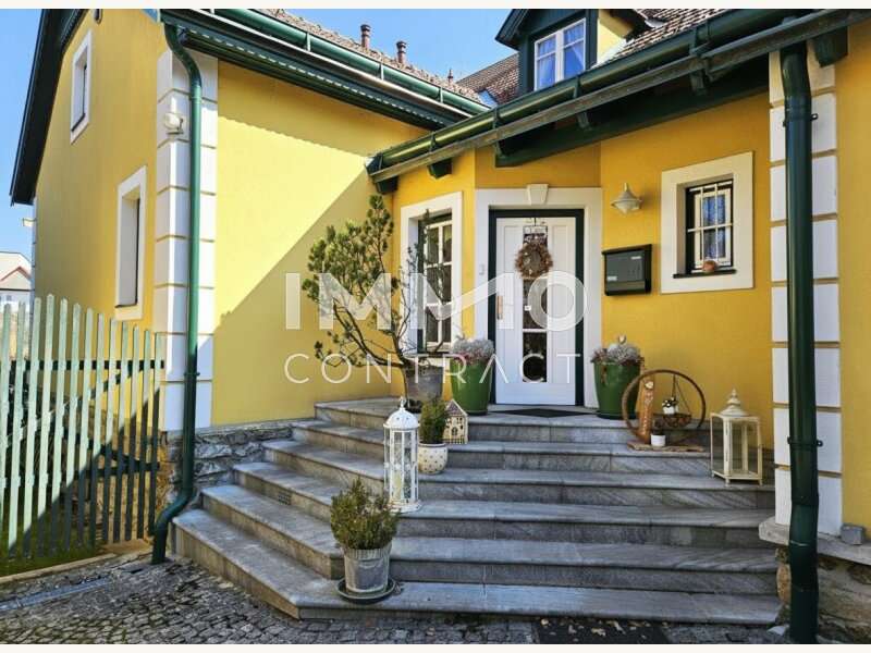 Villa Zwettl-Niederösterreich: Eingang Haupthaus Eingang Haupthaus