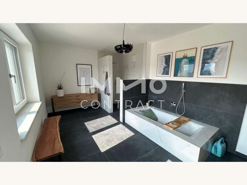 Einfamilienhaus Hofstetten: Badezimmer Badezimmer