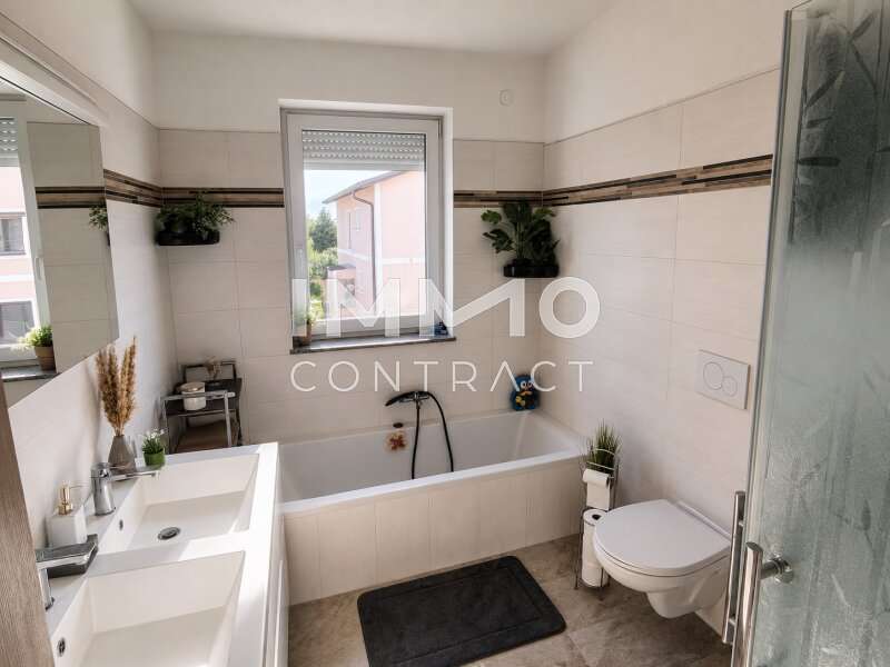 Badezimmer mit Dusche
