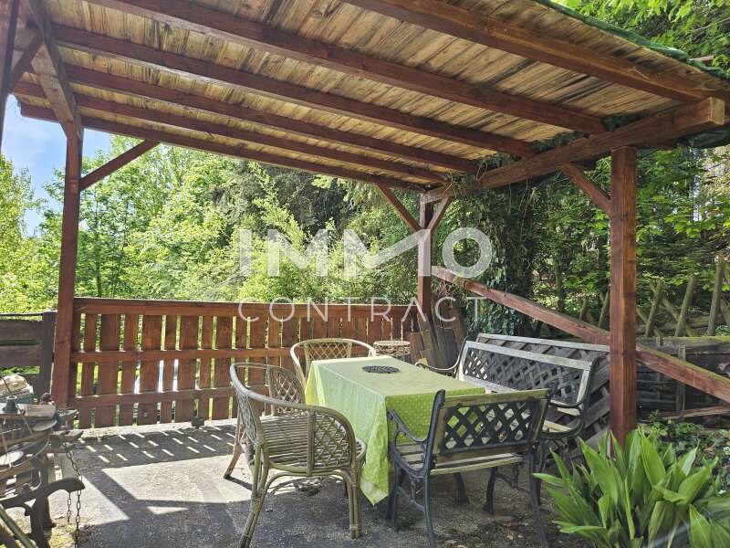 Haus Harbach: Überdachte Terrasse Überdachte Terrasse