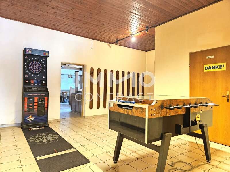Haus Groß-Siegharts: Spielraum und Übergang zu Saal Spielraum und Übergang zu Saal