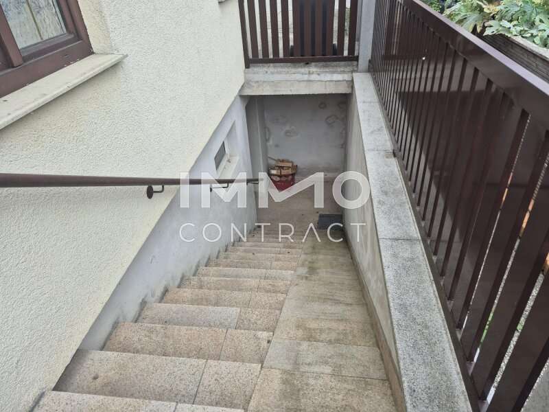 Einfamilienhaus St. Pölten: Außen Treppe Keller Außen Treppe Keller