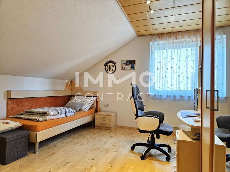 Haus Eggern: OG Schlafzimmer oder Kinderzimmer 2 OG Schlafzimmer oder Kinderzimmer 2