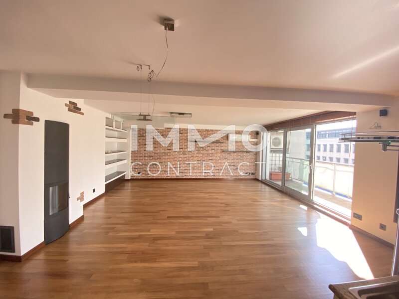 Terrassenwohnung Wien: Wohnzimmer mit Balkon Wohnzimmer mit Balkon
