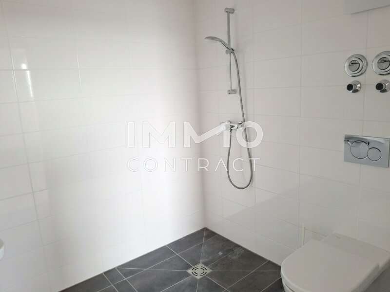 Mietwohnung Wiener Neustadt: Dusche und WC Dusche und WC