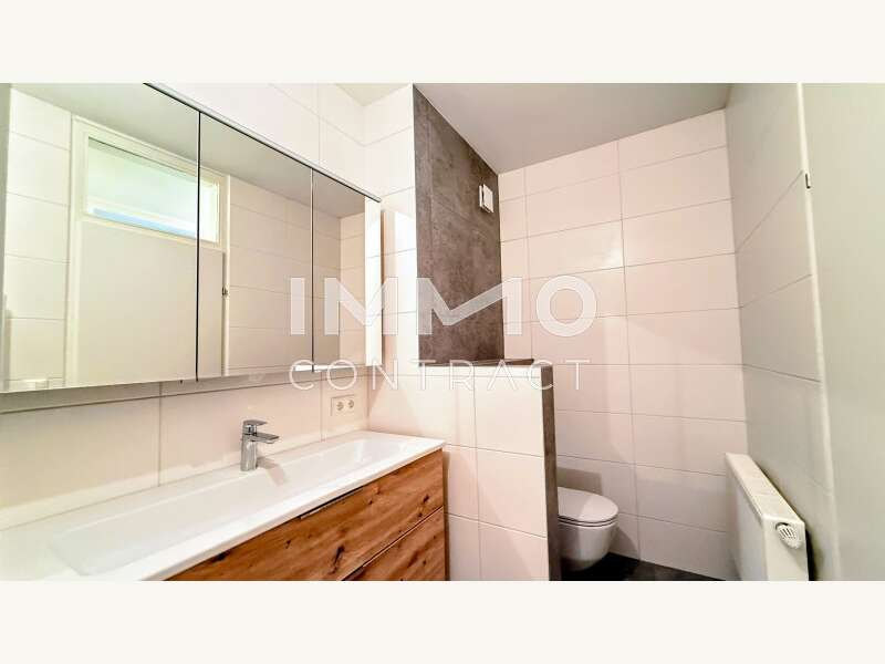 Mietwohnung Attnang-Puchheim: Badezimmer Badezimmer