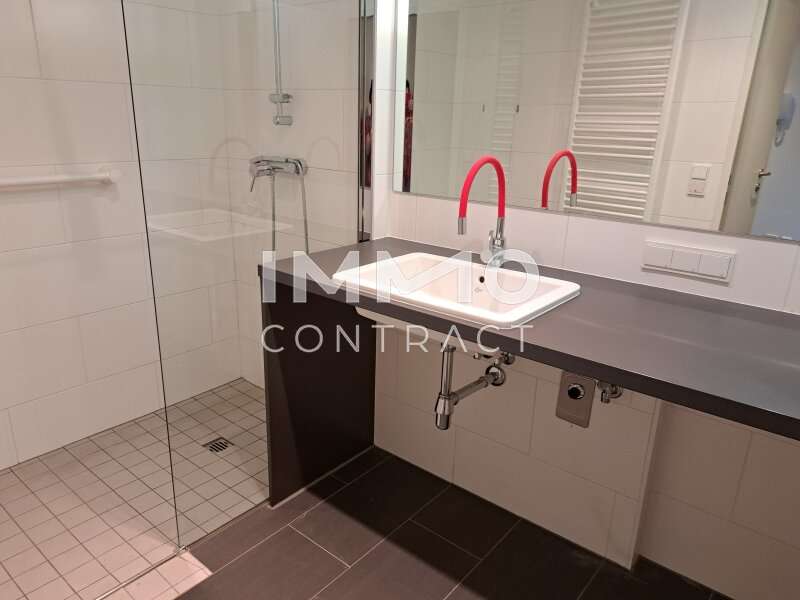 Eigentumswohnung Wien: Herrliches Bad mit Walkin Dusche Herrliches Bad mit Walkin Dusche