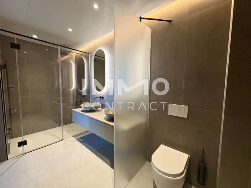 Badezimmer mit Dusche, WC