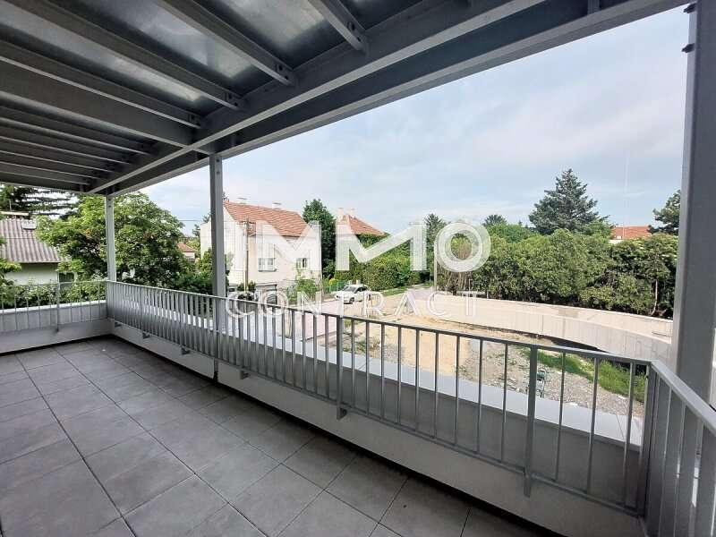 Eigentumswohnung Wien: Neulaa Top 5 Balkon Teilansicht Neulaa Top 5 Balkon Teilansicht