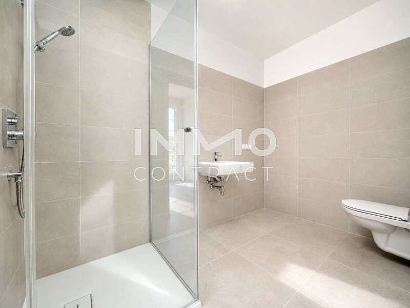 BAD mit Dusche und WC