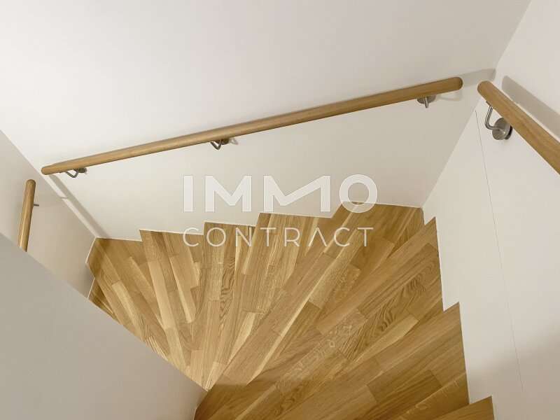 Treppe in die Gartenebene