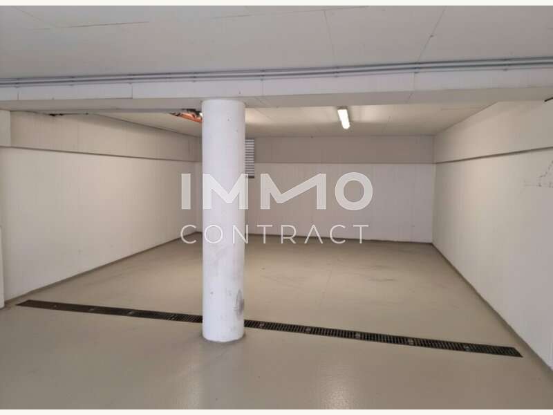 Garage linker Platz