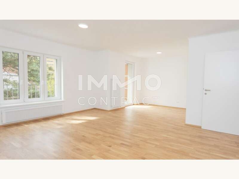 Wohnesszimmer mit Ausgang auf die Freifläche ca 5m²