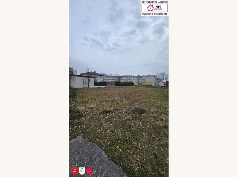 Baugrundstück Weigelsdorf: Grundstück event. Einfahrt Grundstück event. Einfahrt