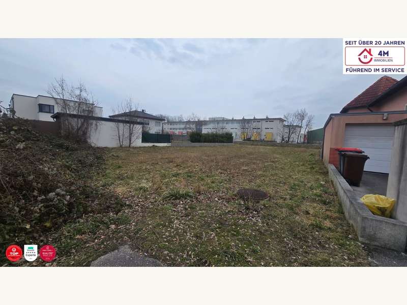 Baugrundstück Weigelsdorf: Grundstück eventuelle Einfahrt Grundstück eventuelle Einfahrt