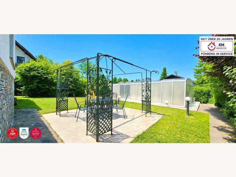 Einfamilienhaus Wien: hinterer Gartenbereich mit Pool hinterer Gartenbereich mit Pool