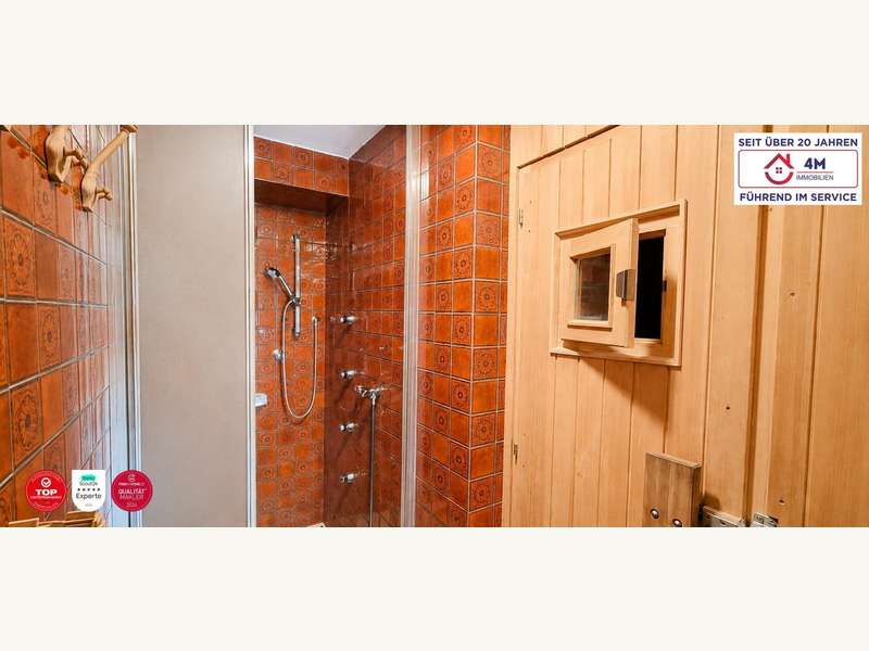 Einfamilienhaus Wien: Sauna mit Dusche Sauna mit Dusche
