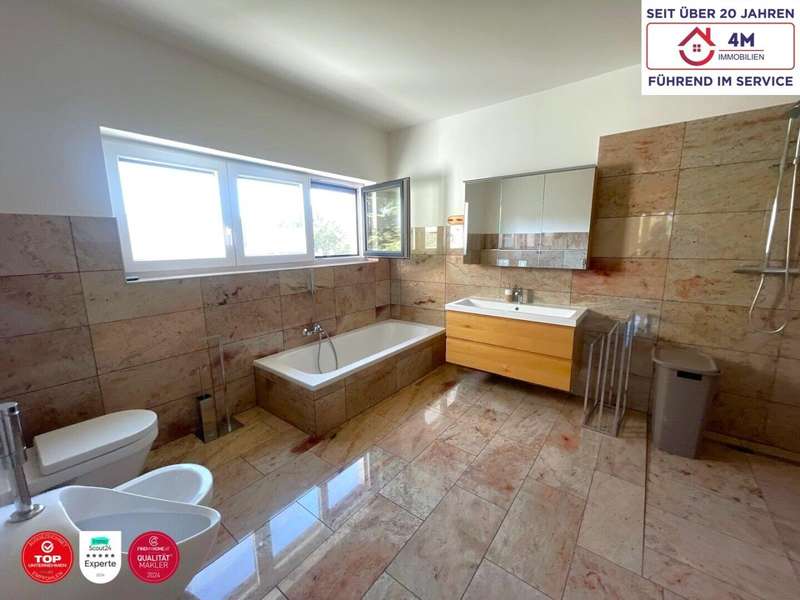 Doppelhaushälfte Gerasdorf: Badezimmer/ WC Badezimmer/ WC