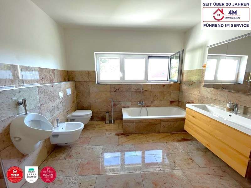 Doppelhaushälfte Gerasdorf: Badezimmer Badezimmer