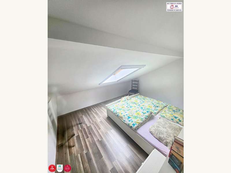Schlafzimmer 2 DG