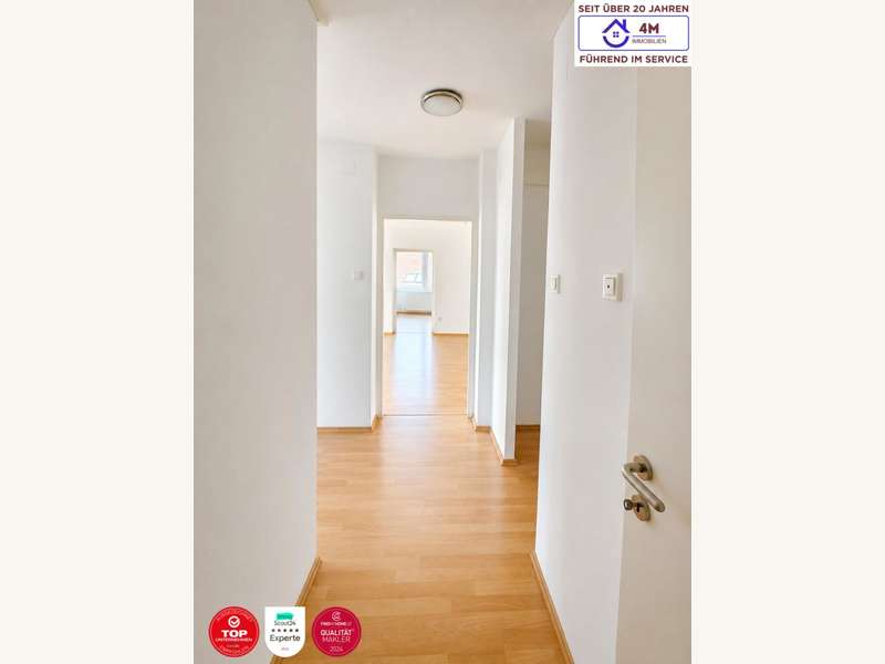 Dachgeschosswohnung Wien: Flur Flur