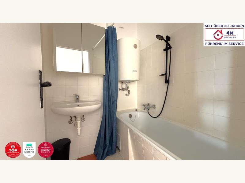 Dachgeschosswohnung Wien: Badezimmer Badezimmer