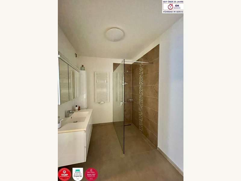 Eigentumswohnung Stockerau: Badezimmer Badezimmer