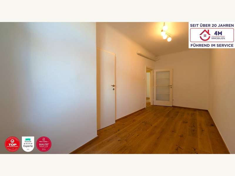Schlafzimmer 2 mit Schrankraum