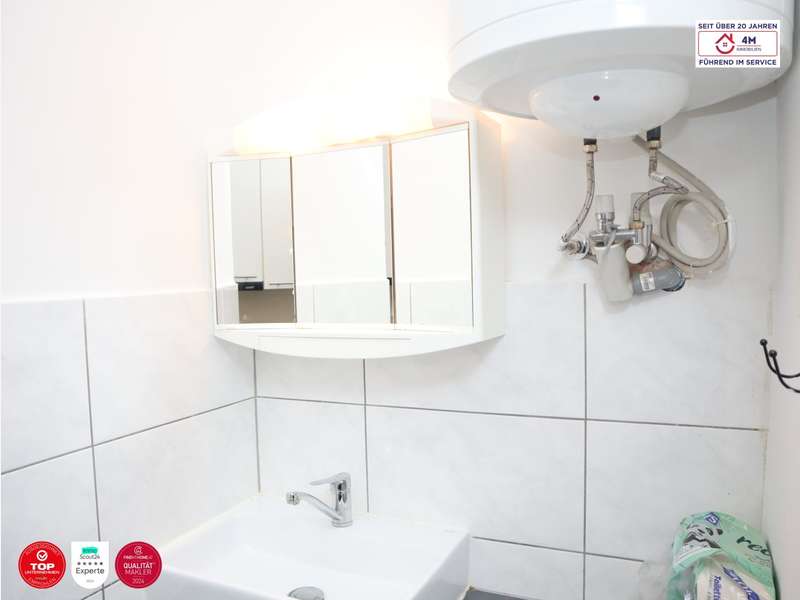 Zwischenraum mit Waschbecken