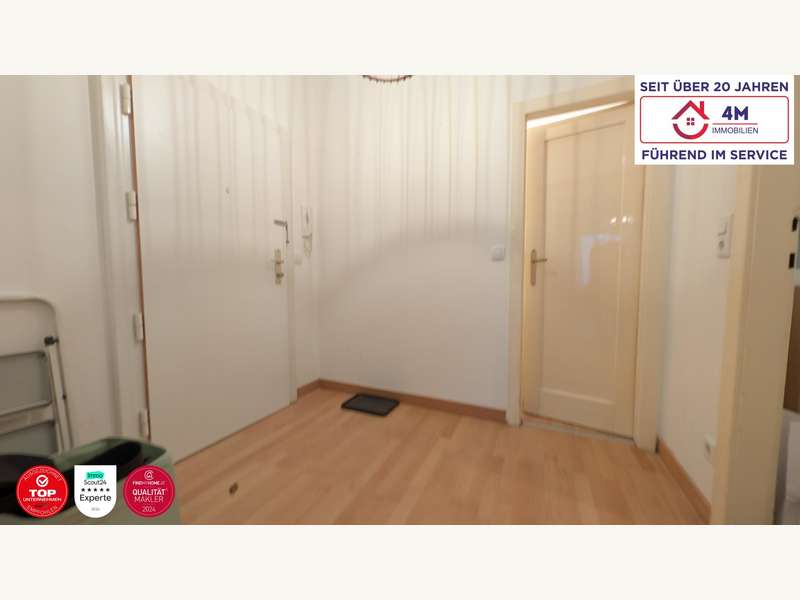 Eigentumswohnung Wien: Eingangsbereich Original Eingangsbereich Original