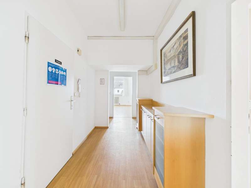 Büro Linz: CAM04191G0-PR0053-STILL001 CAM04191G0-PR0053-STILL001