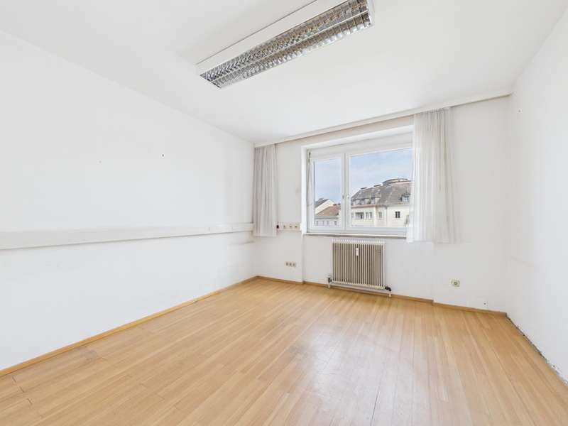 Büro Linz: CAM04191G0-PR0053-STILL003 CAM04191G0-PR0053-STILL003