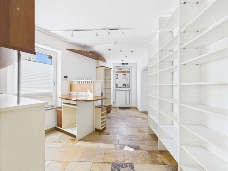 CAM04191G0-PR0042-STILL008