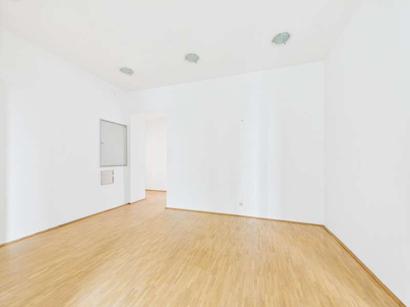 Büro Linz: CAM04191G0-PR0046-STILL001 CAM04191G0-PR0046-STILL001