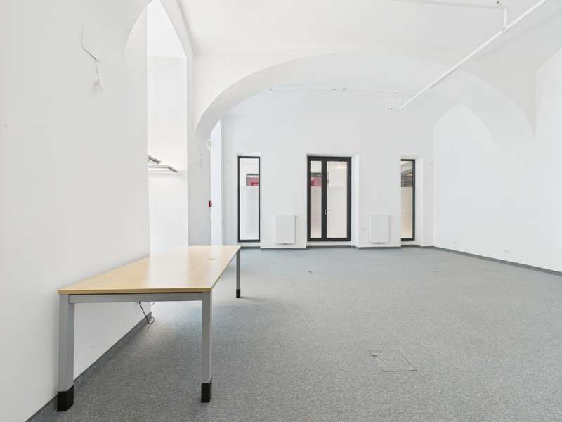 CAM04191G0-PR0048-STILL004