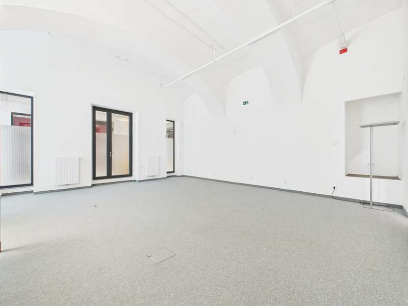 CAM04191G0-PR0048-STILL005