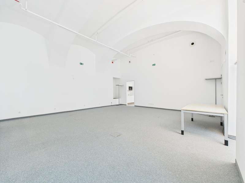 CAM04191G0-PR0048-STILL001