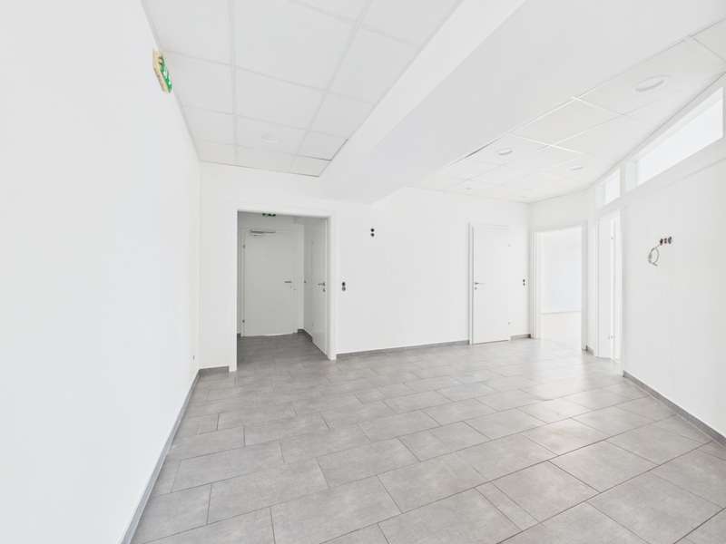 Büro Steyregg: CAM04191G0-PR0102-STILL012 CAM04191G0-PR0102-STILL012