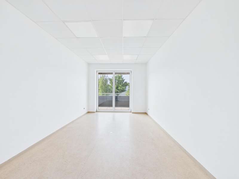 Büro Steyregg: CAM04191G0-PR0102-STILL003 CAM04191G0-PR0102-STILL003