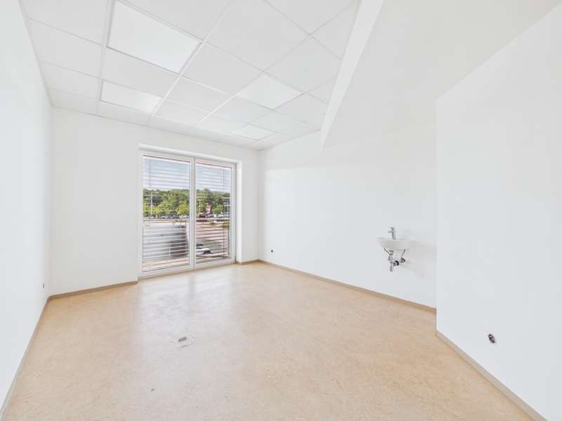 Büro Steyregg: CAM04191G0-PR0102-STILL005 CAM04191G0-PR0102-STILL005