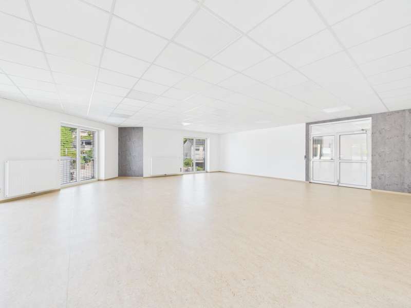 Büro Steyregg: CAM04191G0-PR0102-STILL007 CAM04191G0-PR0102-STILL007