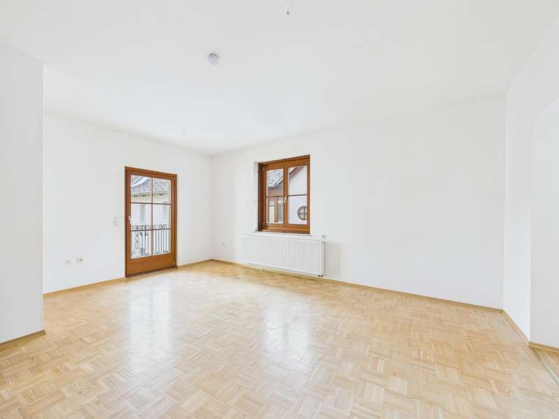 CAM04191G0-PR0066-STILL008