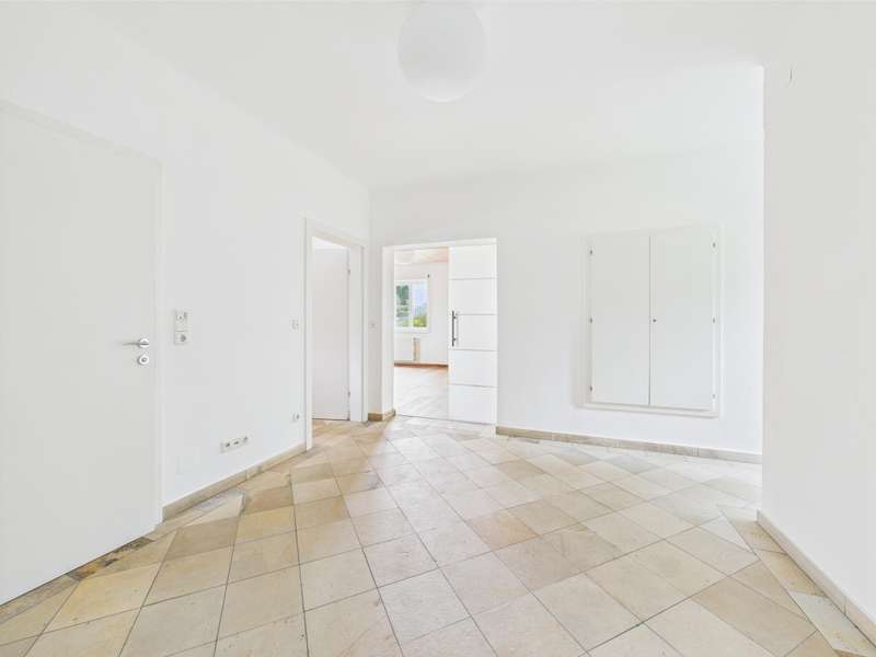 CAM04191G0-PR0037-STILL004