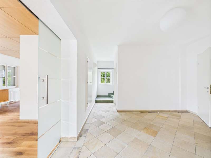 CAM04191G0-PR0037-STILL011