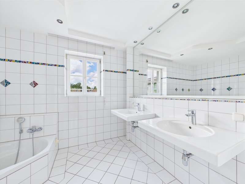 CAM04191G0-PR0037-STILL012