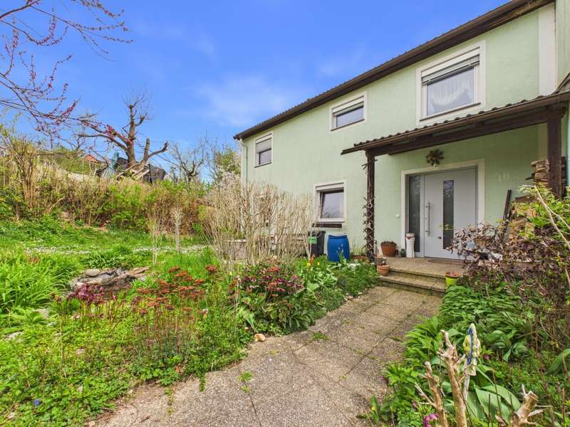 CAM04191G0-PR0089-STILL023